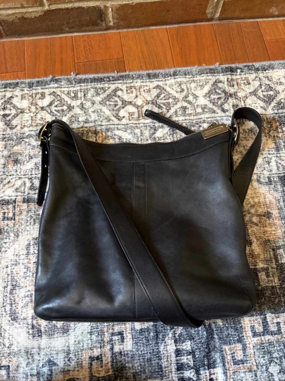 Vintage Coach Legacy (F3S-9188) Black Leather Crossbody Bag